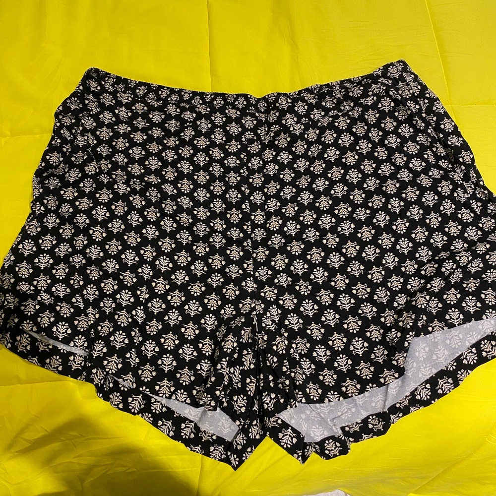 Women’s Old Navy XXL shorts